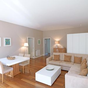 Feels Like Home Porto Bright Flat